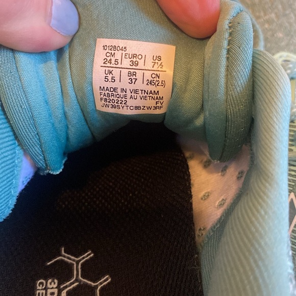 LIKE NEW! ASICS Women's GT-2000 10 2A in Aqua (Sage/White) Sz 7.5 - Picture 6 of 6